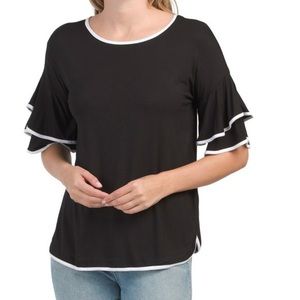 NWT Cable & Gauge black and white tipped ruffle sleeve top. Women’s size Large